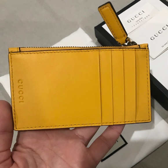 SOLD Gucci Bee Zip Card Case - Picture 2 of 6